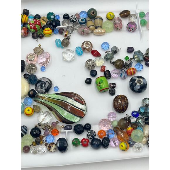 One Pound Mix of Assorted Glass Beads for Jewelry Making, Craft, Repurpose LOT 8 - Picture 4 of 7